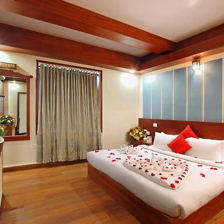 SREEVALSAM RESIDENCY Kulanada Hotel Tamarakulam Bagian luar foto