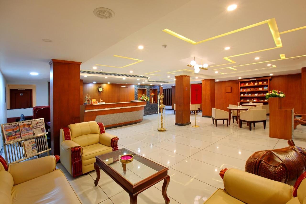 SREEVALSAM RESIDENCY Kulanada Hotel Tamarakulam Bagian luar foto