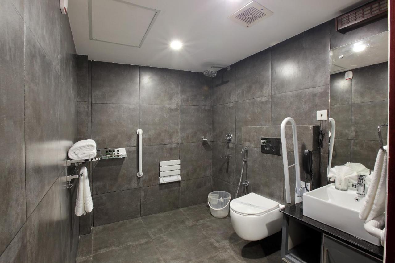 SREEVALSAM RESIDENCY Kulanada Hotel Tamarakulam Bagian luar foto