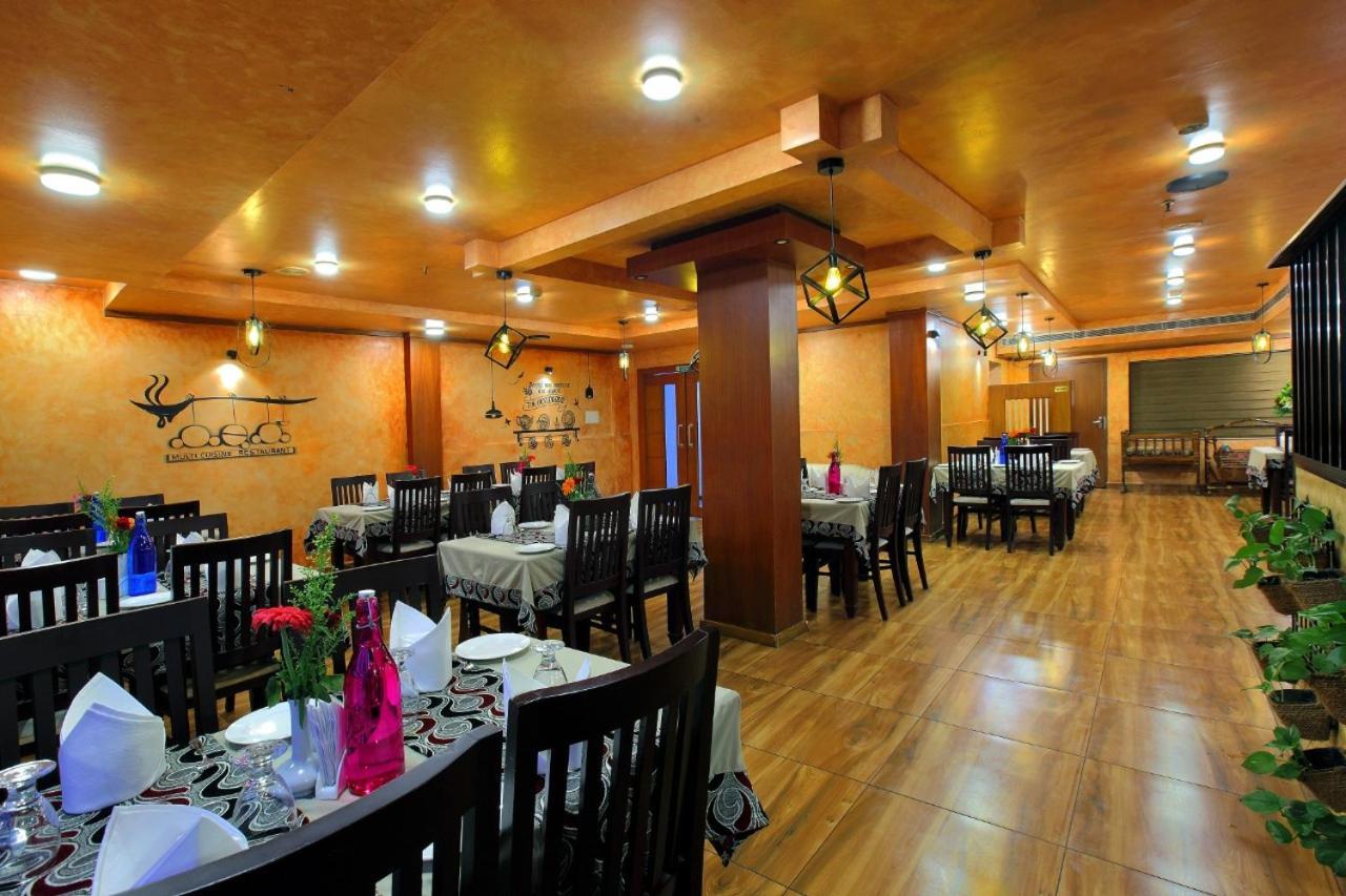 SREEVALSAM RESIDENCY Kulanada Hotel Tamarakulam Bagian luar foto