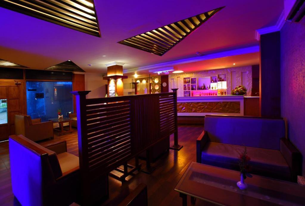 SREEVALSAM RESIDENCY Kulanada Hotel Tamarakulam Bagian luar foto