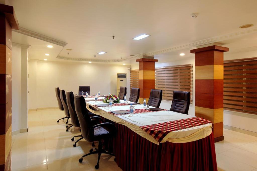 SREEVALSAM RESIDENCY Kulanada Hotel Tamarakulam Bagian luar foto