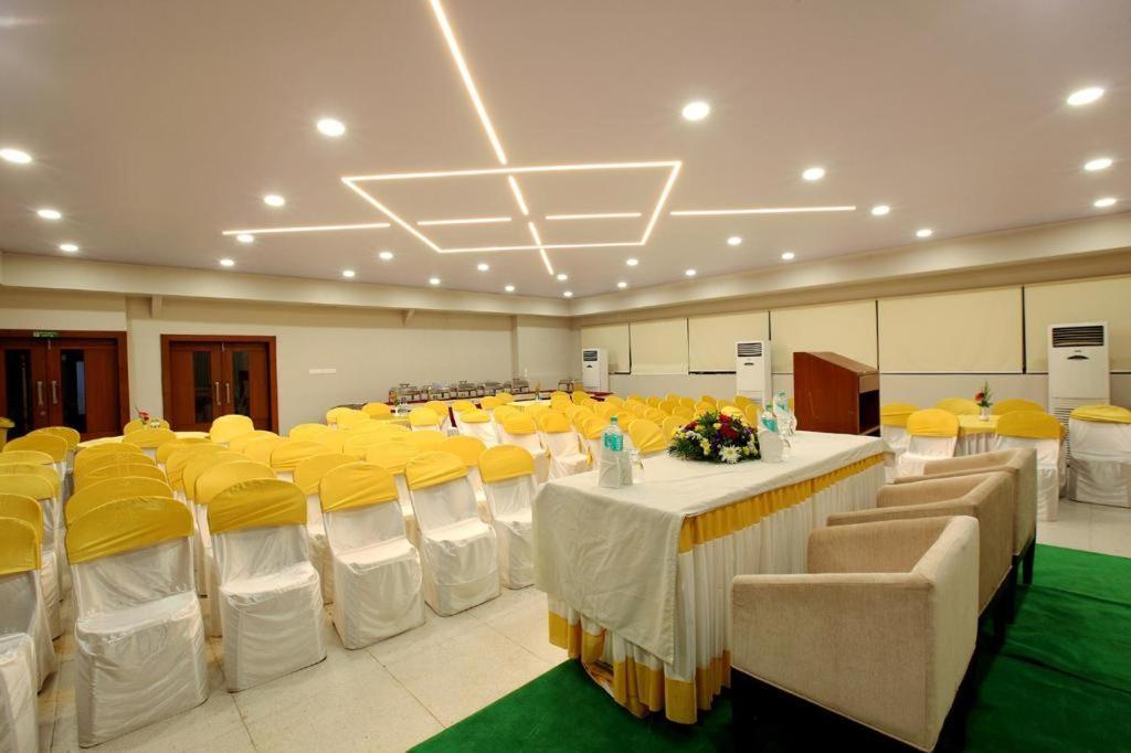 SREEVALSAM RESIDENCY Kulanada Hotel Tamarakulam Bagian luar foto