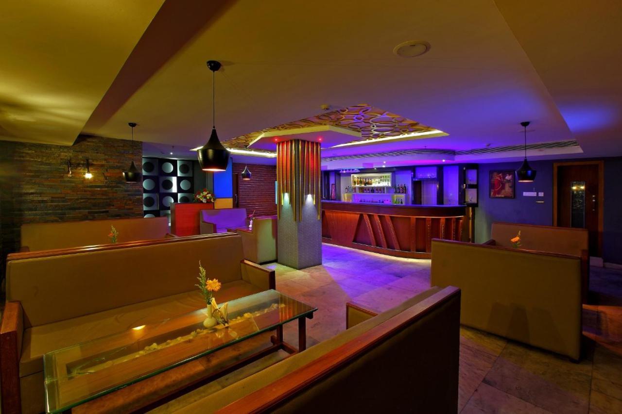 SREEVALSAM RESIDENCY Kulanada Hotel Tamarakulam Bagian luar foto